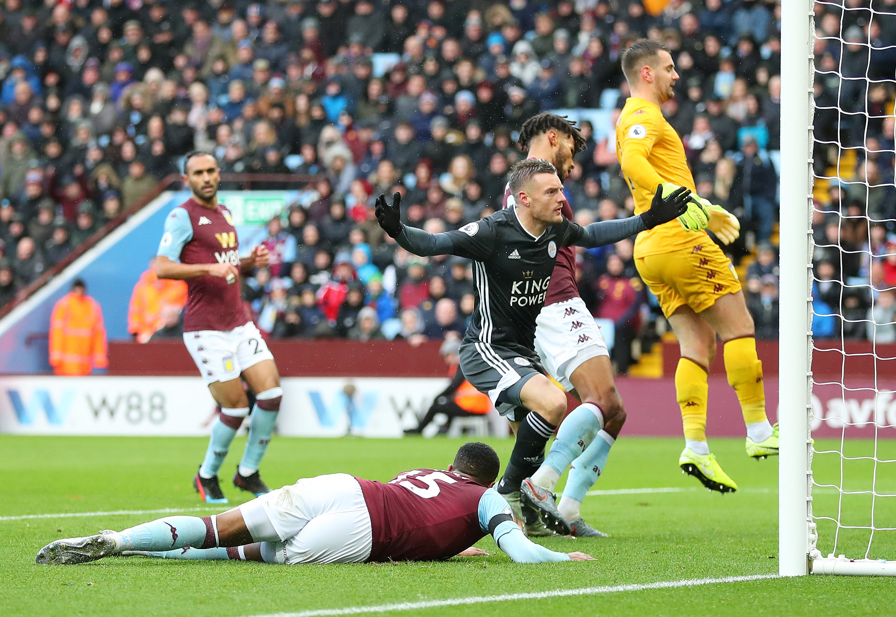 烈的比赛中 烈的比赛中