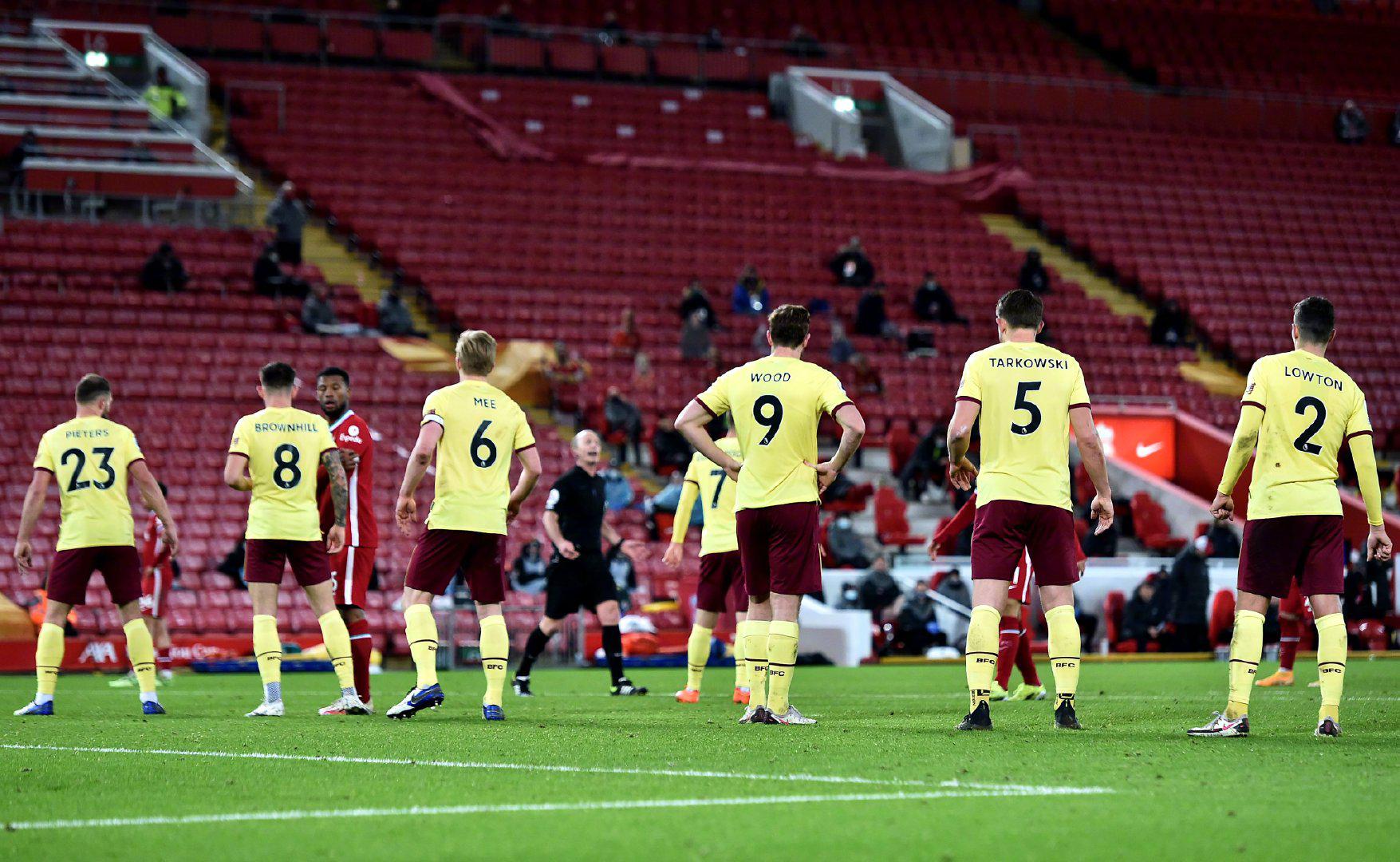 地压制明星 地压制明星